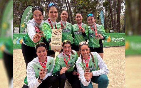 Quintana, primera de l'esquerra de la fila inferior (Foto: C.T.C.)